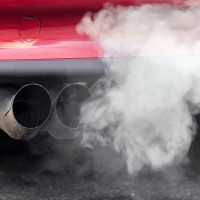 das Auspuffgas