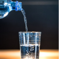 das Mineralwasser
