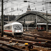 der Bahnhof